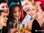 高叶聚会狂欢，酒精助力释放真我风采